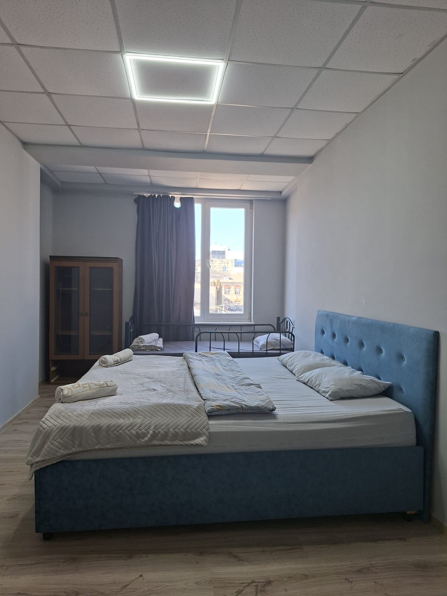 205 DOUBLE BED